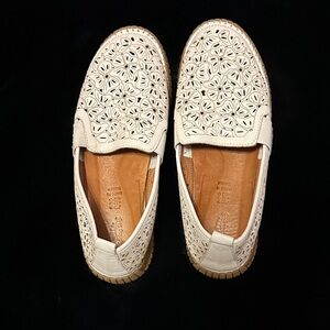 Women's White Loafers NWOT Sz 39/8